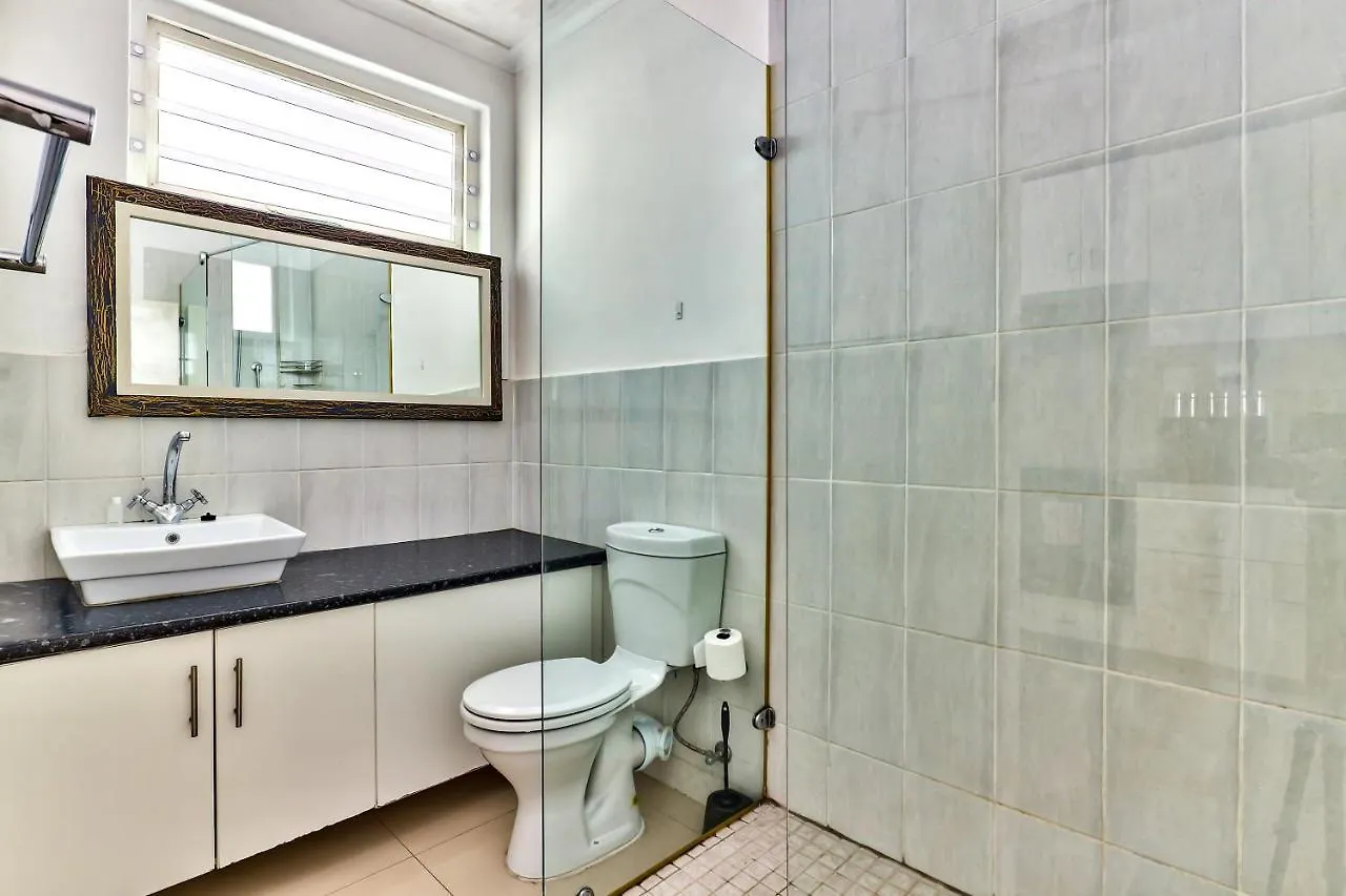33 Blue Waters Studio Apartment. Cape Town Daire